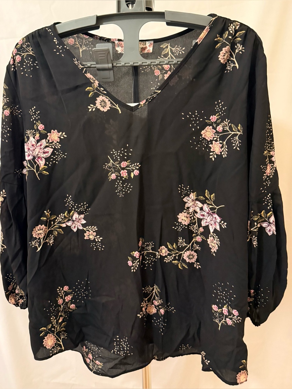 NWOT Pink Rose Women’s size large Black Floral V-Neck Women's Blouse